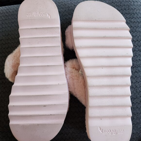 Kookaburra by UGG Pink Slippers - Picture 2 of 4